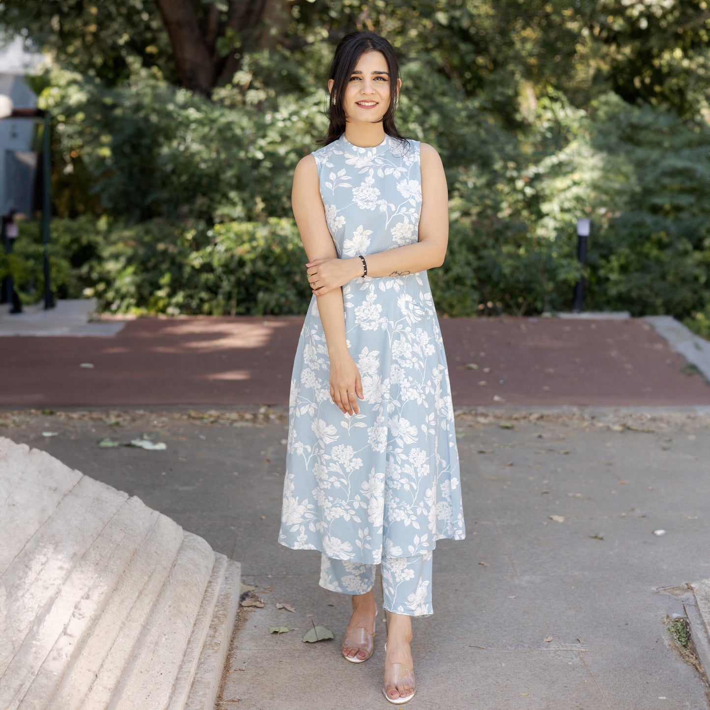 Blue Floral Elegance Cotton Rayon Co-ord Set – 2-in-1 Wear with Attachable Sleeves